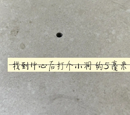 横县瓷砖空鼓维修公司专业解答在瓷砖铺贴过程中，如果砂料搅拌不均匀，将会带来以下问题