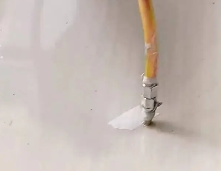 横县瓷砖空鼓维修公司专业解答在瓷砖铺贴过程中，如果使用的砂料过粗（如全部使用了粗砂），可能会导致以下问题